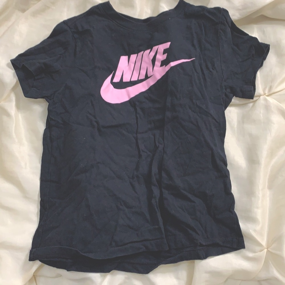 nike t-shirt